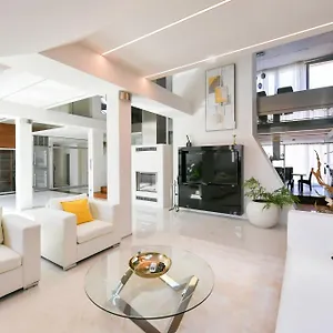 Presidential Penthouse, 303m2, Jacuzzi On Terrace, Sauna, 6bdrm, 4bthrm, Ac, Lift Apartment