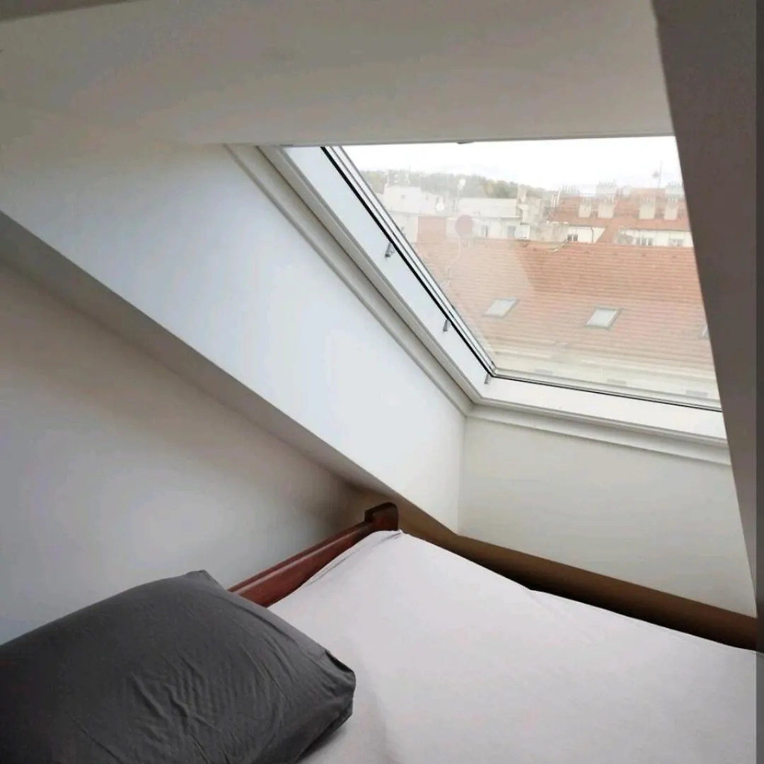 Cozy Rooftop With Balcony Praha
